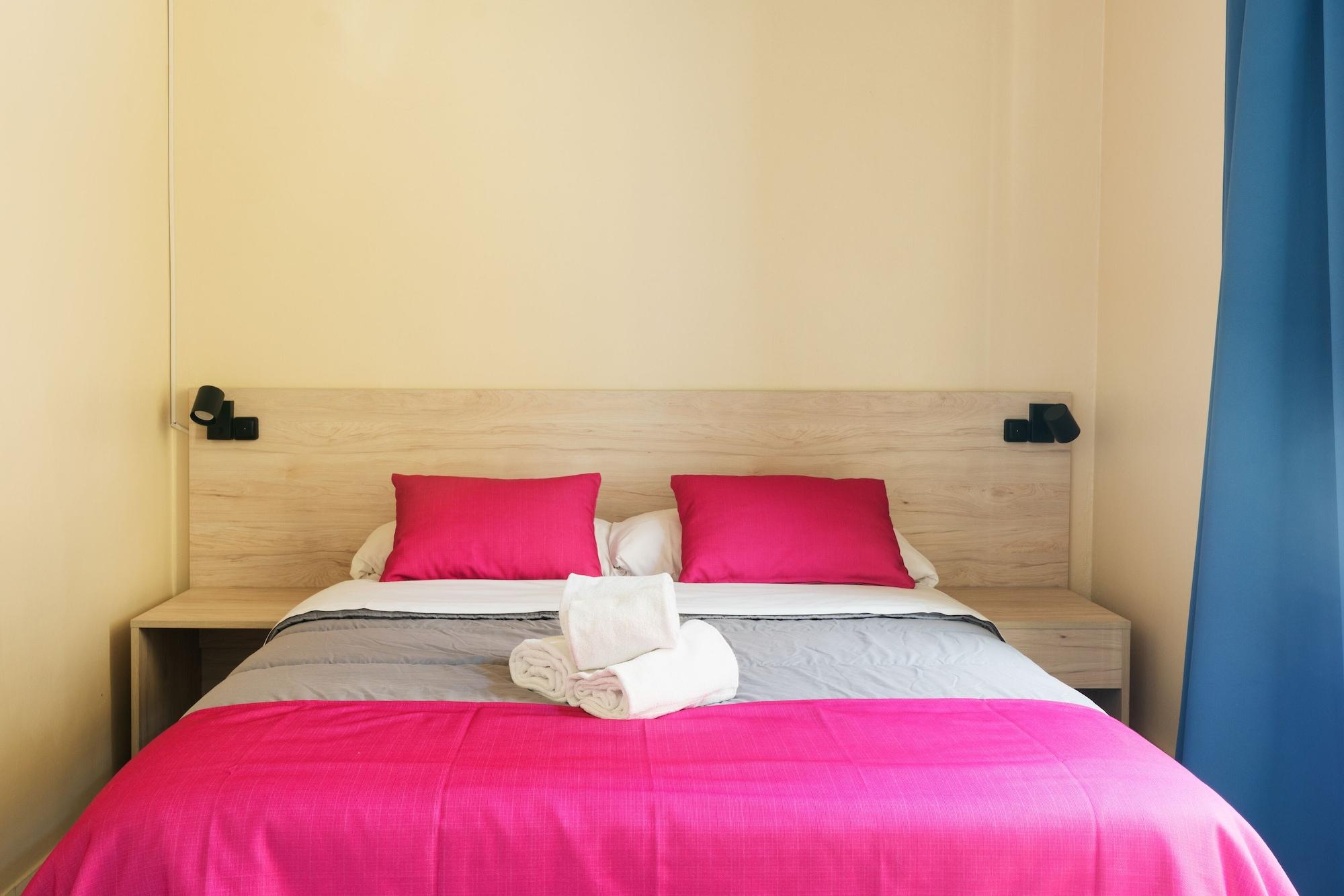 Red Nest Hostel Valencia Exterior photo