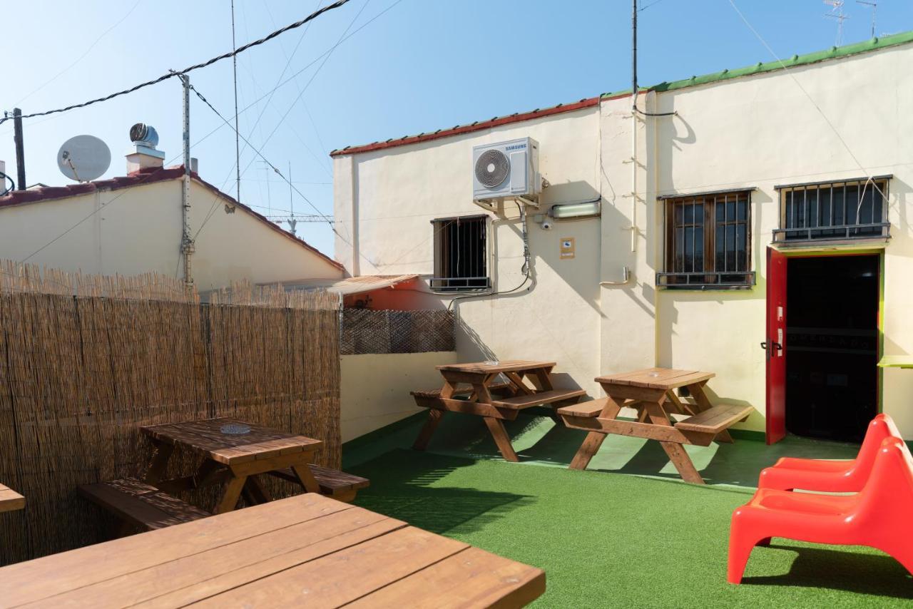 Red Nest Hostel Valencia Exterior photo