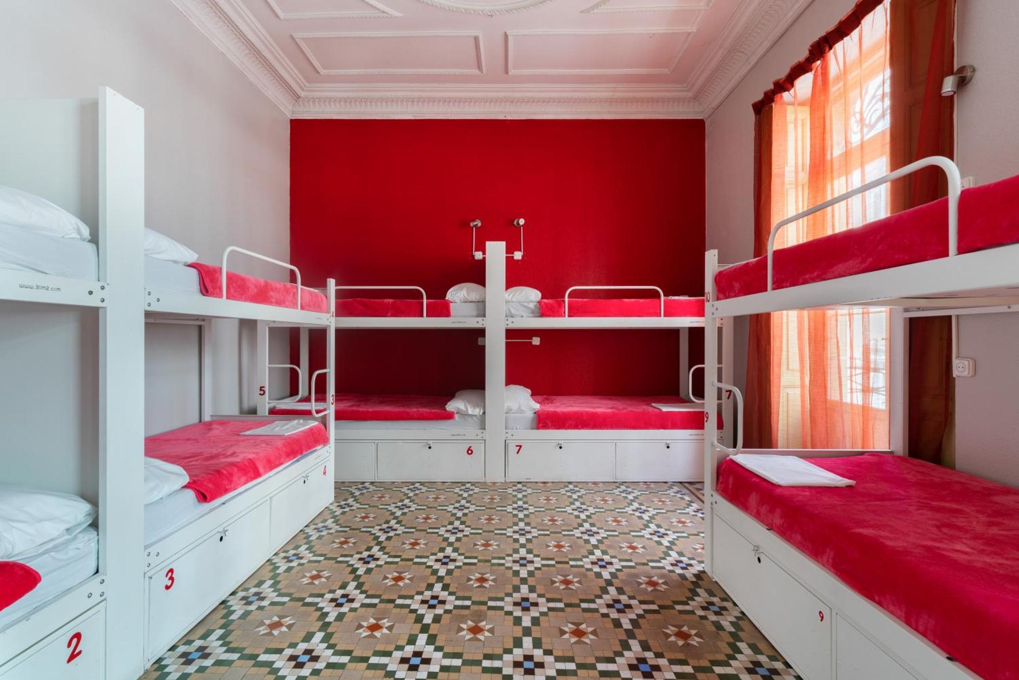 Red Nest Hostel Valencia Exterior photo